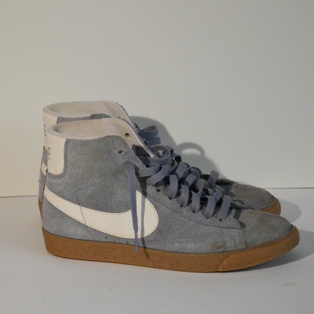 Nike hightops grey suede 9
